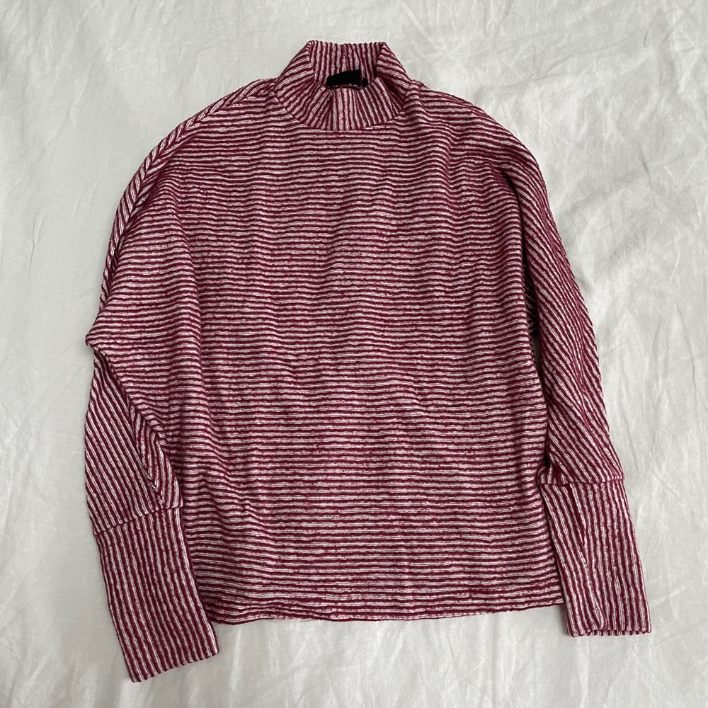 URBAN OUTFITTERS LONG SLEEVE